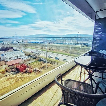Super Apartments Near Airport With Shop & Free Parking Iasi Exterior photo