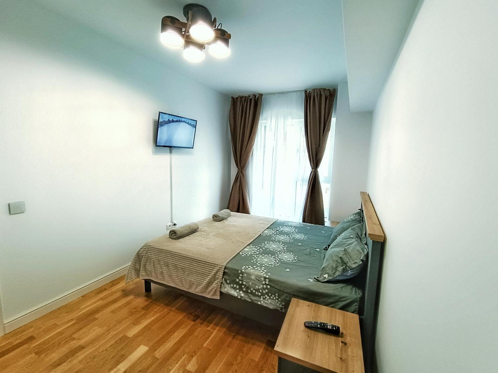 Super Apartments Near Airport With Shop & Free Parking Iasi Exterior photo